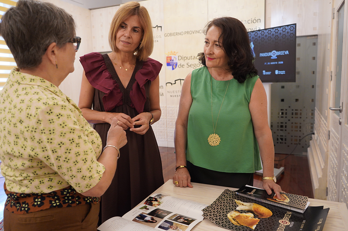 Alejandra Martínez de Miguel y Dulzaro centran el protagonismo de una décima edición del festival de poesía Panduro Brieva mucho más ‘nocturna’ que las anteriores